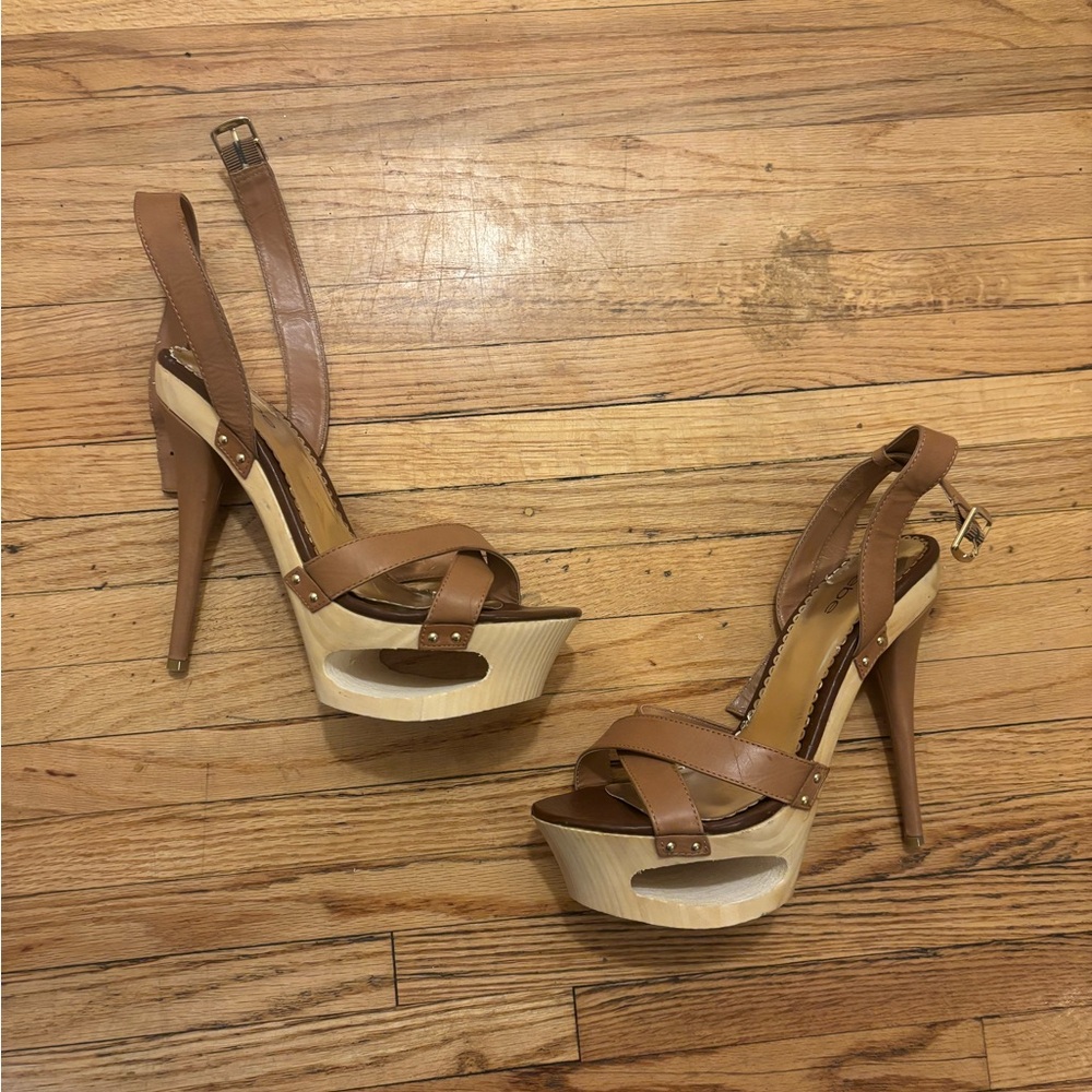Vintage Bebe Pumps with Woodwork